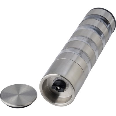 Salt and pepper mill