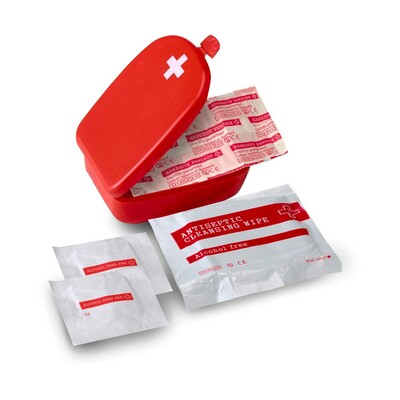 First aid kit in plastic case, 9 pcs